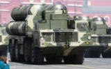 Des missiles S-300 pendant la parade de la Victoire sur la place rouge à Moscou, le 9 mai 2009. (Crédit : Kremlin.ru/CC BY 3.0  via Wikimedia Commons)