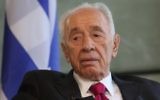 L'ancien président Shimon Peres, lors d'un entretien dans son bureau du Centre Peres pour la Paix, à Tel Aviv, le 29 septembre 2014 (Crédit : Yaakov Naumi / Flash90)