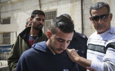 Niv Asraf devant le tribunal de Jérusalem en avril 2015 (Crédit photo : Hadas Parush/Flash90)