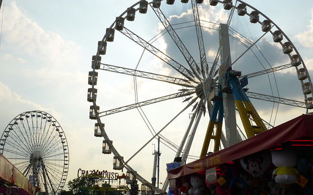 Illustration de la grande roue à la foire du trône de Paris (Crédit : Eric Jiappini/CC BY 2.0)
