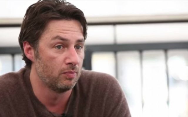Zach Braff a proposé de servir des pizzas aux mariages homosexuels de l'Indiana. (Crédit : Capture d'écran YouTube) Zach Braff a proposé de servir des pizzas aux mariages homosexuels de l'Indiana. (Crédit : Capture d'écran YouTube)
