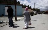 Une rue à Larnaca, Chypre, 2 mai 2014 (AFP/ YIANNIS KOURTOGLOU)