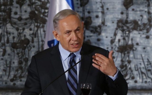 Le Premier ministre Benjamin Netanyahu, le 19 mai 2015, à la résidence présidentielle de Jérusalem (Crédit : AFP Photo / Gali Tibbon)