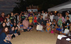 Une célébration de Hanoukka organisée par le Habad sur la plage à Ocho Rios, Jamaïque, en décembre 2014. (Crédit : autorisation)