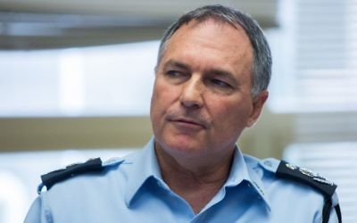 Le chef de la police israélienne, Yohanan Danino, lors d'une réunion avec la commission électorale israélienne, le 11 février 2015 (Crédit : Yonatan Sindel / FLASH90)