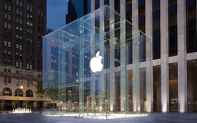 L'Apple Store sur la Cinquième Avenue à Manhattan (Credit : Apple) L'Apple Store sur la Cinquième Avenue à Manhattan (Credit : Apple)