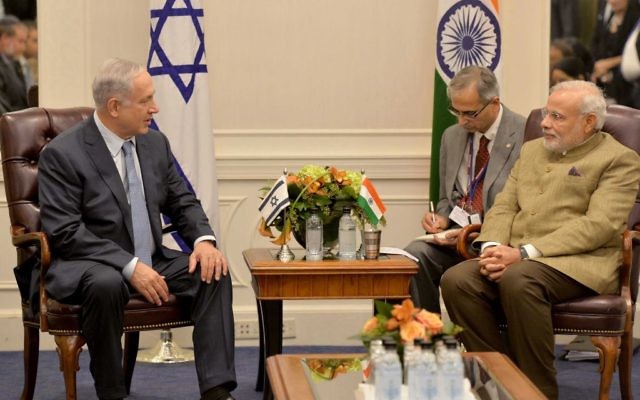Benjamin Netanyahu, à gauche, rencontre Narendra Modi à New York le 28 septembre 2014 (Photo: Avi Ohayon/GPO/FLASH90)