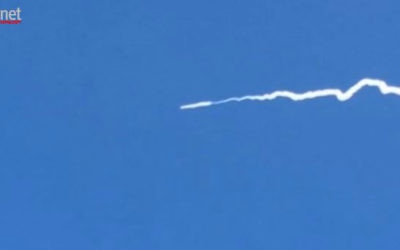 Un test de roquette dans le centre d'Israël, le 5 mai 2015 (Crédit : Capture d'écran de la vidéo Ynet)