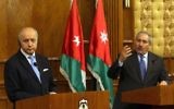 Le ministre des Affaires étrangères français, Laurent Fabius et son homologue jordanien, Nasser Judeh à Amman, le 21  juin 2015 (Crédit : AFP PHOTO / KHALIL MAZRAAWI)