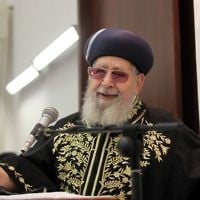 Le grand rabbin Ovadia Yosef, à Jérusalem, en septembre 2012. (Crédit : Flash90)