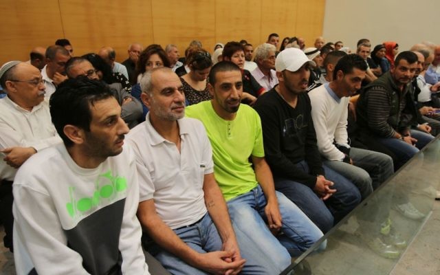 Les accusés dans l'affaire Eden Natan Zada, à la cour de district de Haifa jeudi (Crédit : Pool / Yotam Ronen / Flash90)