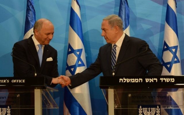 Le Premier ministre Benjamin Netanyahu rencontre le ministre français des Affaires étrangères Laurent Fabius, le 21 juin 2015, à Jérusalem. (Haim Zach / GPO)