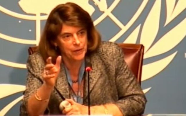 Mary McGowan Davis, présidente de la Commission d'enquête indépendante sur le conflit de Gaza, présente le rapport, le 22 juin 2015 à Genève. (Crédit : Capture d'écran de l'ONU)