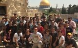 Le groupe Phoenix de Honeymoon Israël rassemblé à Jérusalem, mai 2015. (Courtoisie / Honeymoon Israël / JTA)