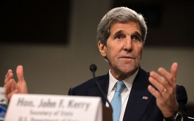 Le secrétaire d'Etat américain John Kerry lors d'une audience devant la Commission des affaires étrangères au Sénat américain, à Washington D.C., le 23 juillet 2015. (Crédit : Alex Wong/Getty Images/AFP)
