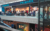 La boutique Primark située dans le centre commercial Quartz à Villeneuve la Garenne (92) (Crédit : capture d'écran YouTube)