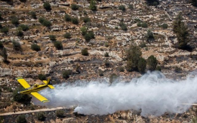 Une vue aérienne de l'incendie du 5 juillet  (Crédit : Yonatan Sindel/Flash90)