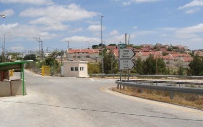 L'implantation de Nahliel, au  centre de la Cisjordanie (Crédit : Dnd man/CC BY-SA 3.0/WikiCommons)