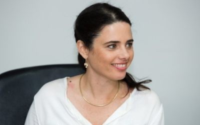 Ayelet Shaked au ministère de la Justice à Jérusalem le 17 mai 2015 (Crédit photo: Dudi Vaknin / Pool)