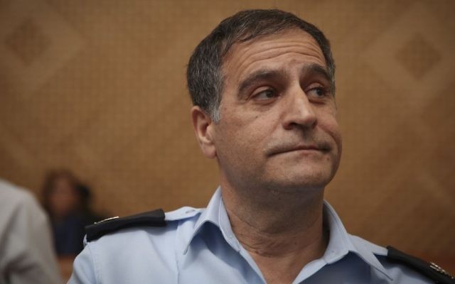 Le contrôleur général Efraim Bracha  à  la Cour suprême à Jérusalem le 20 Octobre  2014. Bracha s'est suicidé le 5 Juillet 2015. (Crédit photo: Hadas Parush / Flash90)