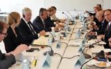 Des représentants de la Claims Conference rencontrent des représentants allemands au cours des négociations sur les réparations de la Shoah en Israël en 2013 (Crédit photo: Autorisation Claims Conference)