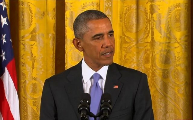 Le président américain Barack Obama aborde avec les journalistes l'accord nucléaire avec l'Iran, le 15 juillet 2015. (Crédit : capture d'écran CBS) Le président américain Barack Obama aborde avec les journalistes l'accord nucléaire avec l'Iran, le 15 juillet 2015. (Crédit : capture d'écran CBS)