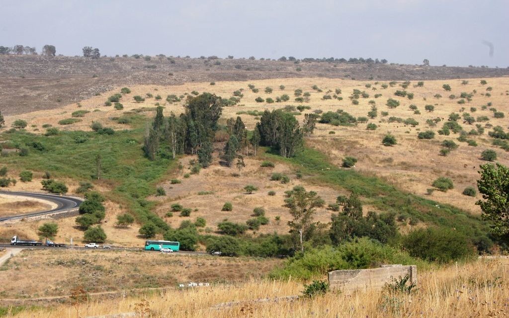 La vue du Golan depuis Old Mishmar Hayarden (Crédit : Shmuel Bar-Am)