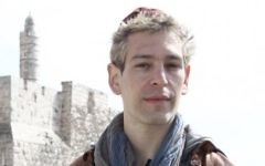 Le rappeur juif américain Matisyahu près de la Vieille Ville de Jérusalem (Crédit : Kobi Gideon / Flash90)