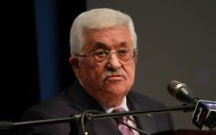 Le président de l'Autorité palestinienne Mahmoud Abbas, le 4 janvier 2015 (Crédit : Flash90)