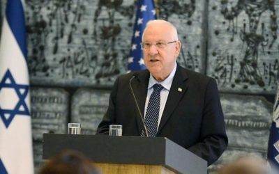 Reuven Rivlin rencontre les démocrates de la Chambre des Représentants à sa résidence le 5 août 2015 (Crédit : Mark Neyman / GPO)