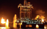 Dans cette photo non datée de Noble Energy, la compagnie fait un test de reflux pour fournir une estimation plus précise de la quantité de gaz naturel et le potentiel économique du puits (Crédit : Noble Energy)