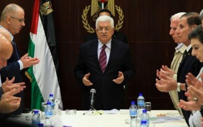 Le Président de l'Autorité palestinienne Mahmoud Abbas préside une réunion du comité exécutif de l'Organisation de libération de la Palestine dans la ville de Ramallah en Cisjordanie, le 22 août 2015 (Crédit photo: Flash90)