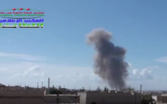 Capture d'écran d'une frappe attribuée aux Russes en Syrie (Crédit : Capture d'écran YouTube)