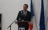 Emmanuel Macron au Collège-Lycée Mikvé Israël le 6 septembre 2015 (Crédit : Charlotte Guimbert)