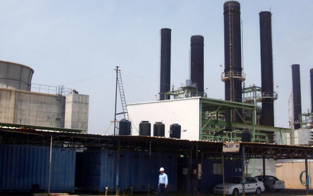L'unique centrale électrique de la bande de Gaza. (Crédit : Abed Rahim Khatib/Flash90)