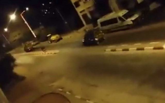 Des véhicules de Tsahal à Jénine le 31 août 2015 (Capture d'écran: Facebook)