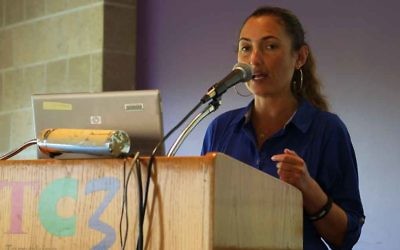 Ariel Gold, une coordonnatrice pour la Voix juive pour la paix, un groupe anti-sioniste juif qui a organisé la tournée de Tamimi. (Crédit : Eric Cortellessa / The Times of Israel)