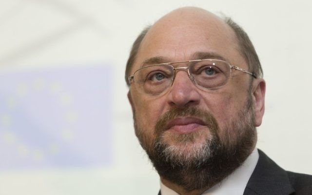 Le président du Parlement européen, Martin Schulz, avant de recevoir un doctorat honorifique de l'université hébraïque, lors d'une cérémonie à Jérusalem, le mardi 11 février 2014. (Crédit : Flash90)