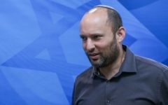 Naftali Bennett à Jérusalem le 20 septembre 2015. (Crédit : Ohad Zwigenberg/POOL)