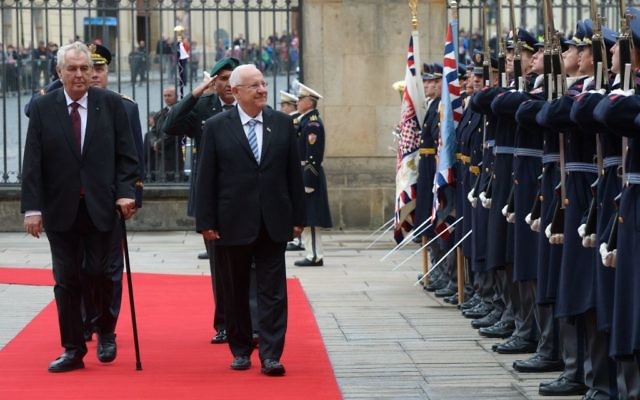 (Crédit : Mark Neyman/GPO)