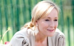 L'écrivain britannique JK Rowling en 2010 (PhotoL Daniel Ogren CC BY-SA Wikimedia Commons)