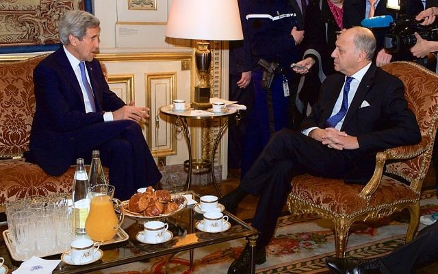 John Kerry (g) rencontre Laurent Fabius au Quai d'Orsay le 16 janvier 2015 (Crédit : U.S. Department of State) John Kerry (g) rencontre Laurent Fabius au Quai d'Orsay le 16 janvier 2015 (Crédit : U.S. Department of State)
