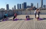 Du Yoga sur un rooftop à SOSA-The Junction (Crédit : Facebook)
