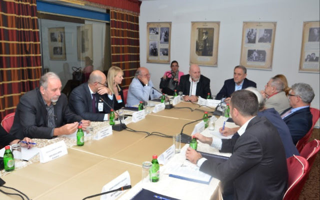 Les 26 dirigeants des communautés juives des Balkans se rencontrent pour la première fois depuis 1995. (Crédit : Ivana Bozovic) Les 26 dirigeants des communautés juives des Balkans se rencontrent pour la première fois depuis 1995. (Crédit : Ivana Bozovic)