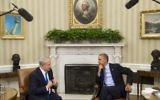 Le président américain Barack H. Obama (à droite) et le Premier ministre israélien Benjamin Netanyahu lors d'une réunion dans le Bureau ovale de la Maison Blanche, à Washington, le 9 novembre 2015. (Crédit : Saul Loeb/AFP)