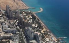Une vue du front de mer d'Eilat. (Crédit : Nati Shohat/Flash90)