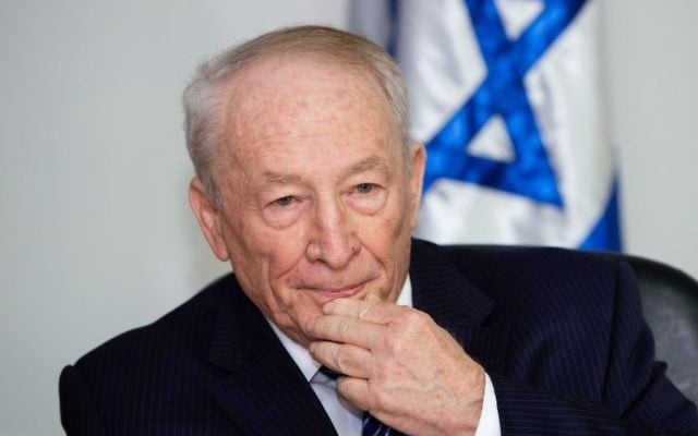 L'ancien procureur-général Yehuda Weinstein au ministère de la Justice à Jérusalem, le 17 mai 2015. (Crédit : Dudi Vaknin / Pool)