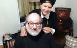 Jonathan Pollard après sa libération de prison, avec son épouse Esther, le 20 novembre 2015. (Crédit : Justice for Jonathan Pollard)