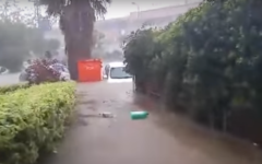 Inondation à Ashkelon en novembre 2015 (Crédit : Capture d'écran YouTube)