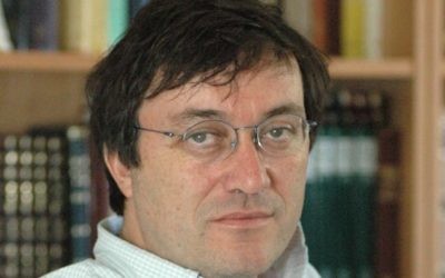 Le professeur Moshe Halbertal (Crédit : CC-BY-Tzahy Lerner, Wikimedia Commons)